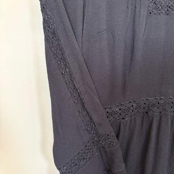 🎻 J. Crew Point Sur Black Ruffled Blouse with Lace Details - size 6​​ - Picture 4 of 9
